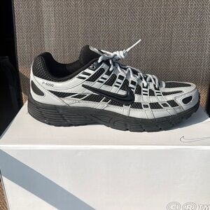 Nike Black and Gray Sneakers with Athletic Design